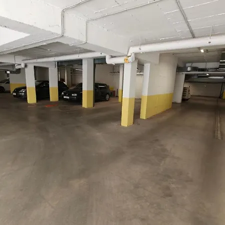 Saharov Fa - Spacious With A Parking Spot * Варна